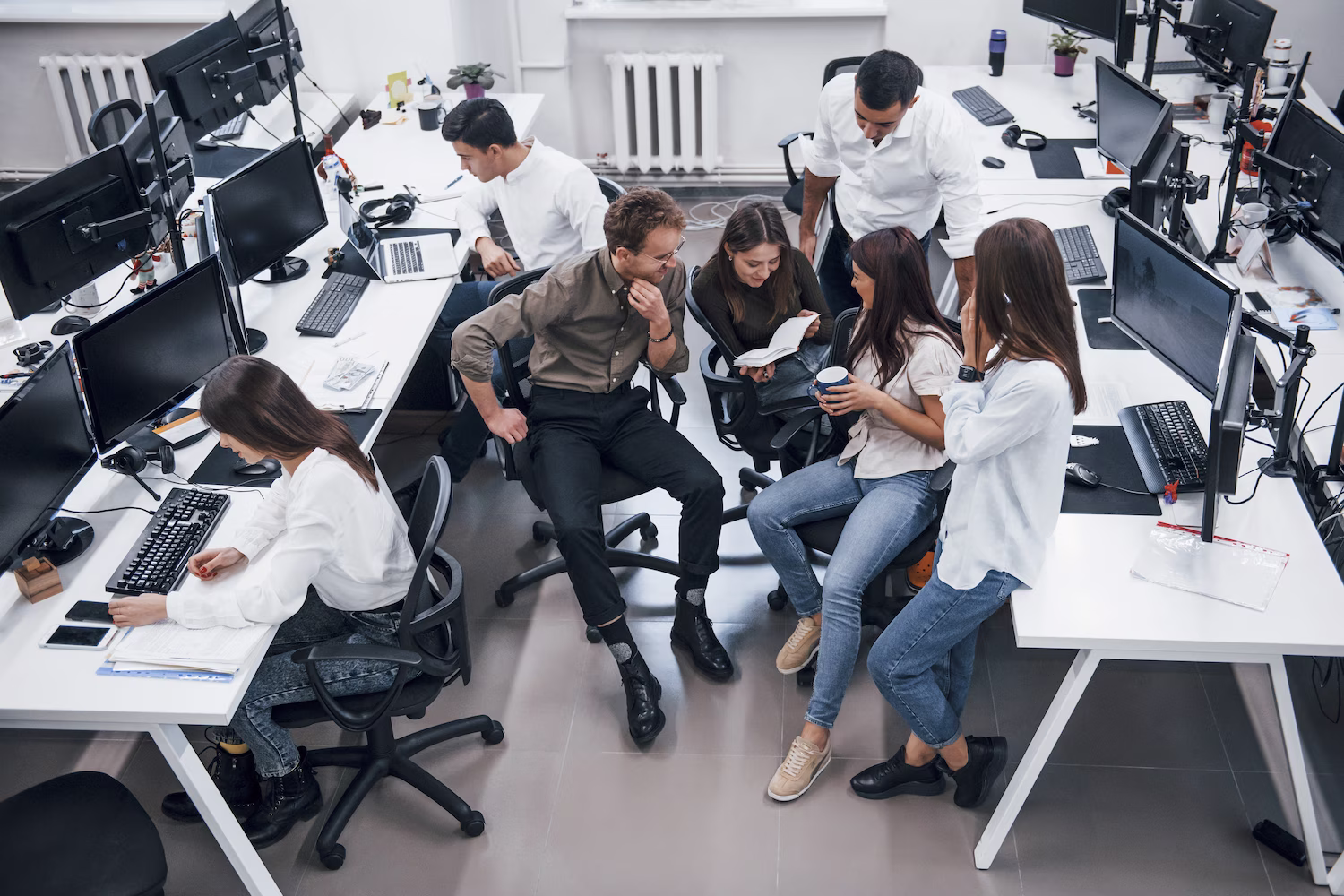 Equipo de TuLegajo.com trabajando